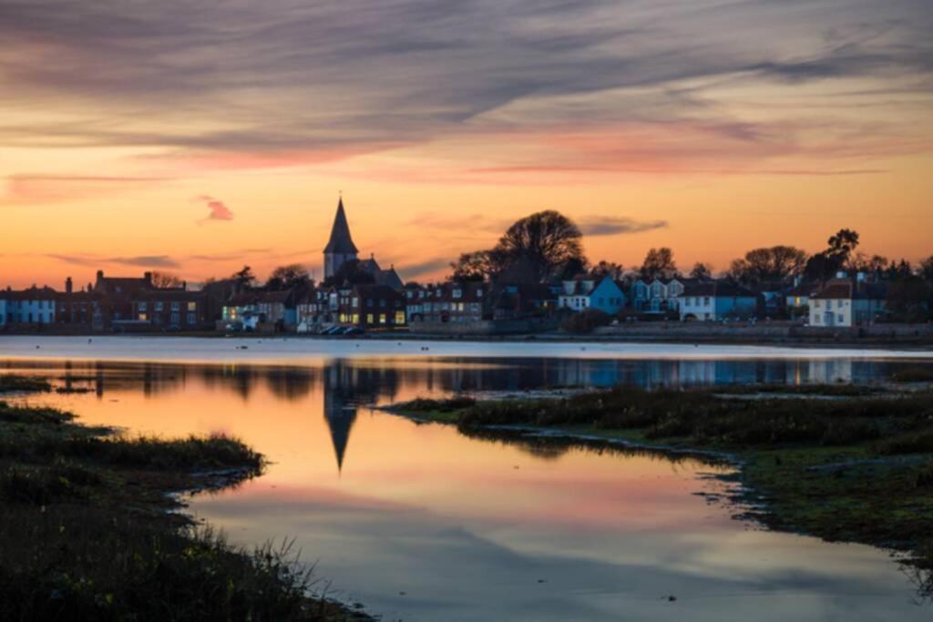 Luxury 2 Bed Georgian Townhouse, Old Portsmouth Villa ภายนอก รูปภาพ