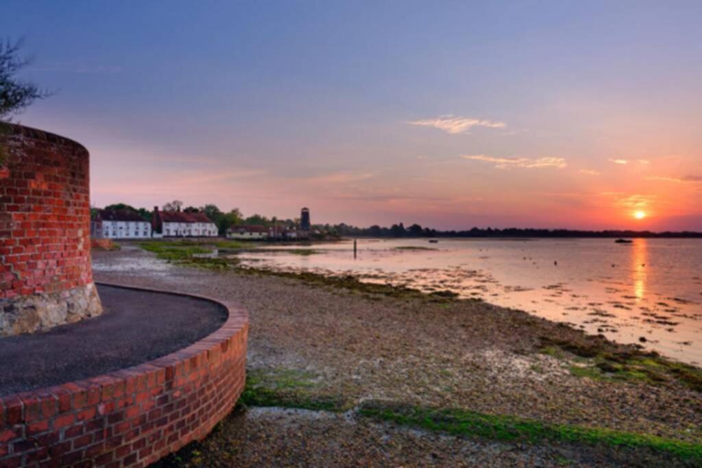 Luxury 2 Bed Georgian Townhouse, Old Portsmouth Villa ภายนอก รูปภาพ